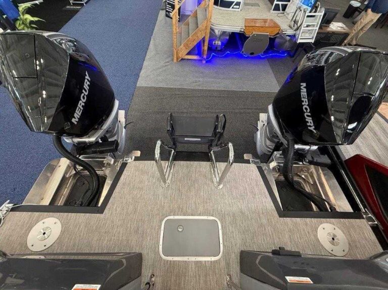 2026 Bennington 30QXFBWAX2 - Twin - Joystick - Arch US-ETWS9311J526 [photo 41]